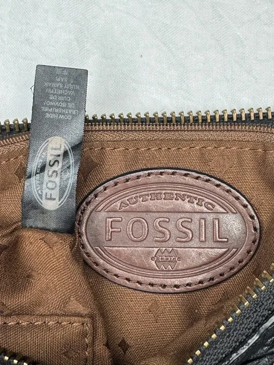 Fossil Black Leather Crossbody Gold tone Hardware - Picture 6 of 12